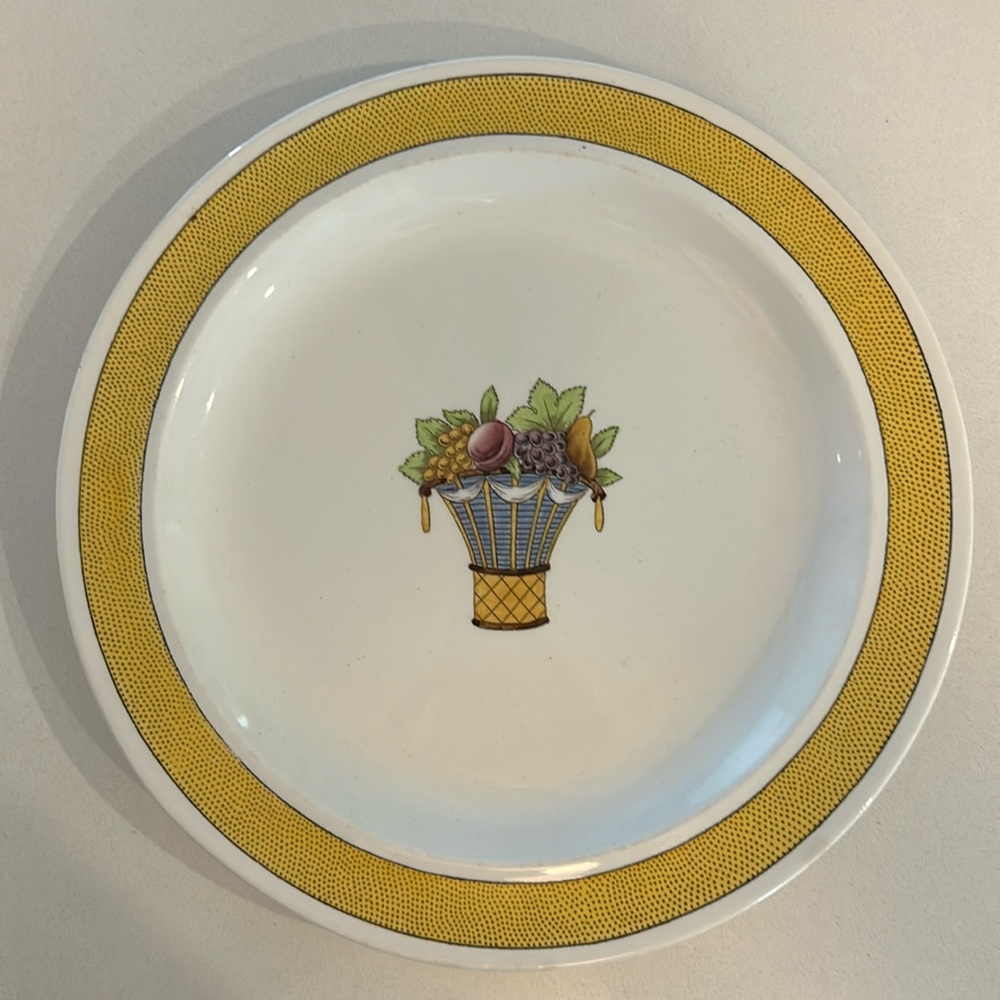 WEDGWOOD ‘Directoire’ plate.
